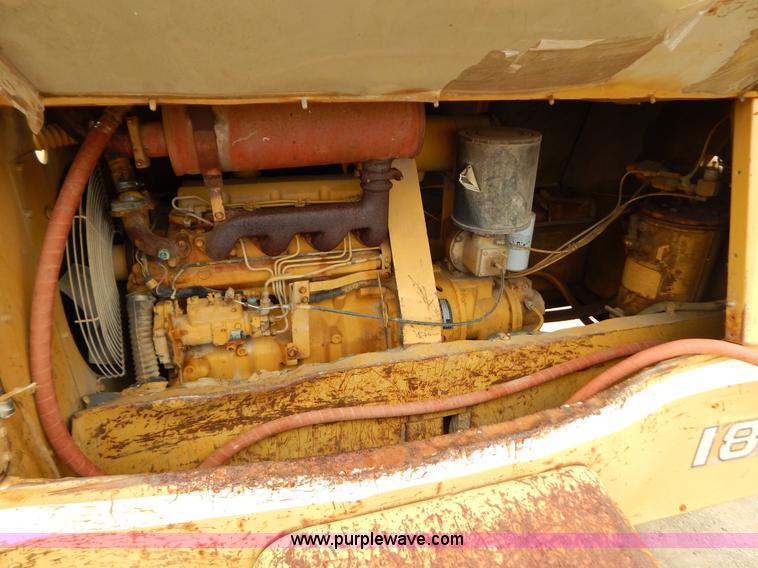 image for item H3953 1990 Leroi Dresser 185 air compressor