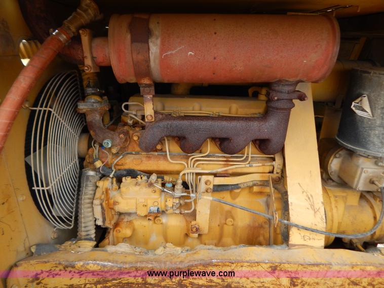 image for item H3953 1990 Leroi Dresser 185 air compressor