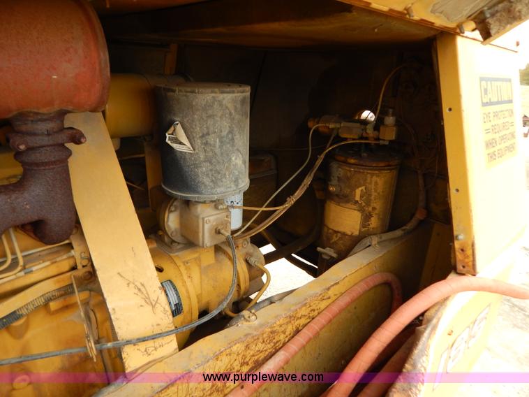 image for item H3953 1990 Leroi Dresser 185 air compressor