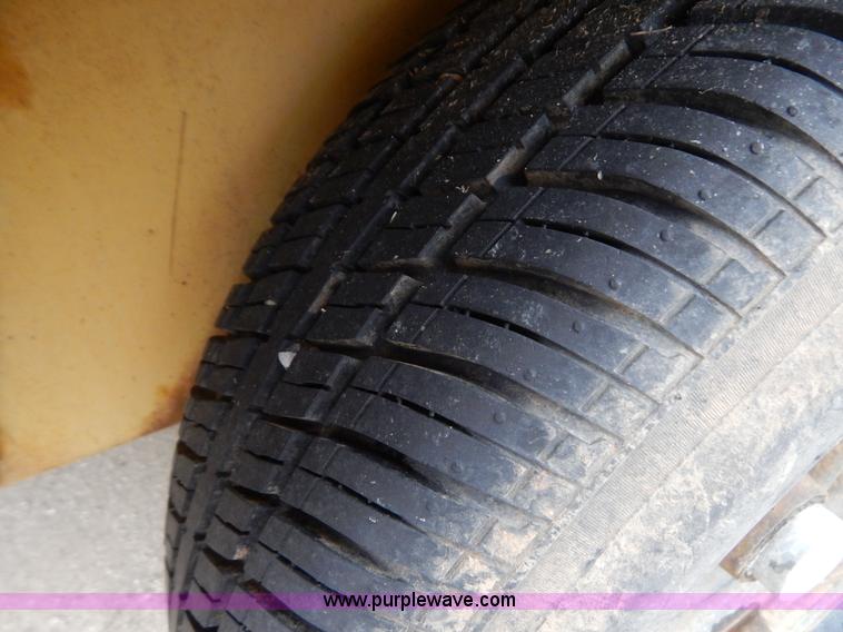 image for item H3953 1990 Leroi Dresser 185 air compressor