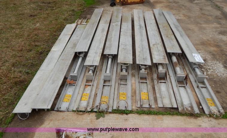 image for item H3957 Allied Tren-shore 2236 trench shield box