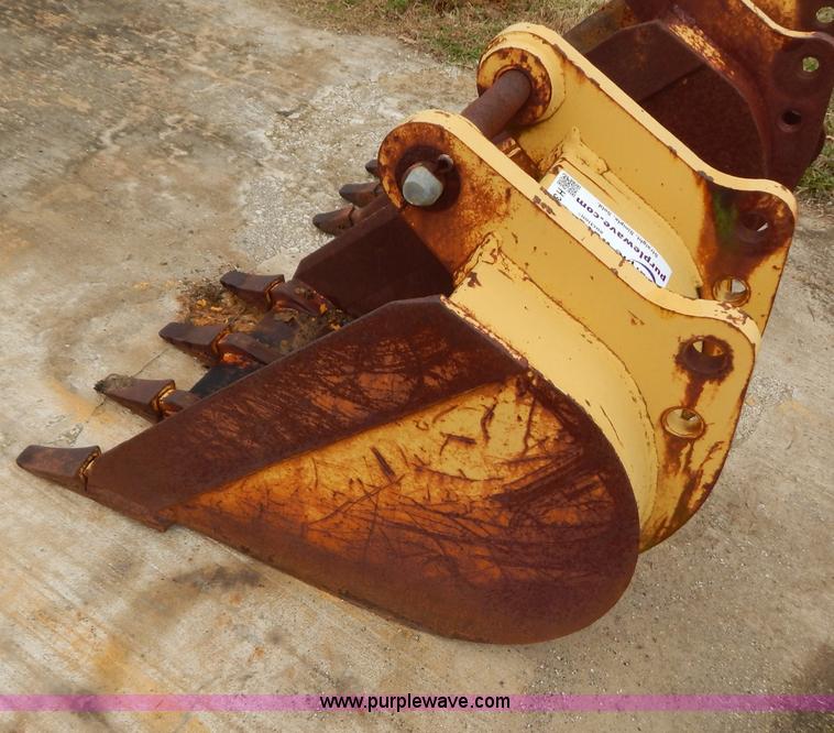 image for item H3959 Four tooth 25"W backhoe bucket