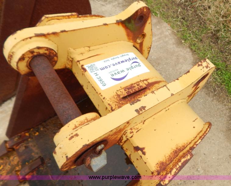 image for item H3959 Four tooth 25"W backhoe bucket