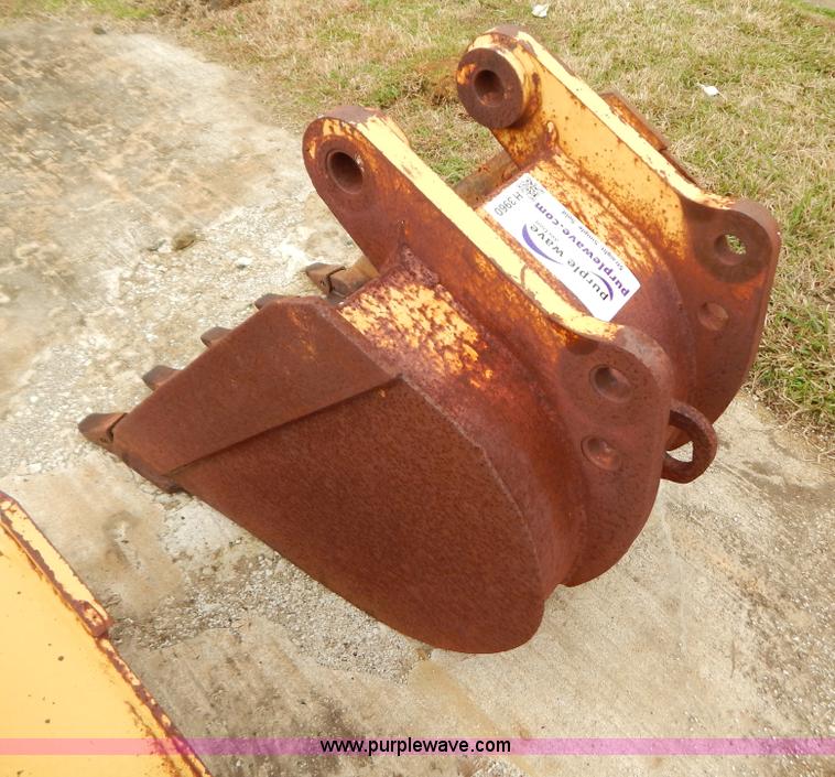 image for item H3960 Five tooth 24"W backhoe bucket