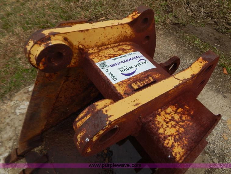 image for item H3960 Five tooth 24"W backhoe bucket