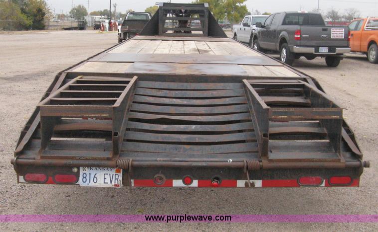 image for item H4401 2000 L&L gooseneck flatbed trailer