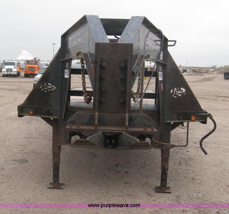 image for item H4401 2000 L&L gooseneck flatbed trailer