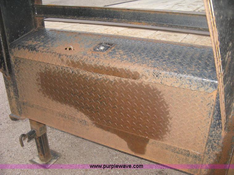 image for item H4401 2000 L&L gooseneck flatbed trailer