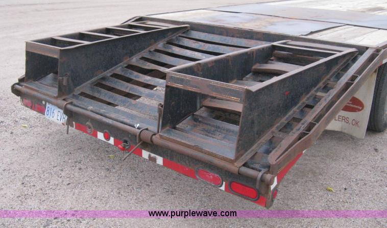 image for item H4401 2000 L&L gooseneck flatbed trailer