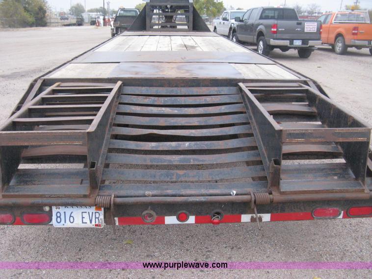 image for item H4401 2000 L&L gooseneck flatbed trailer