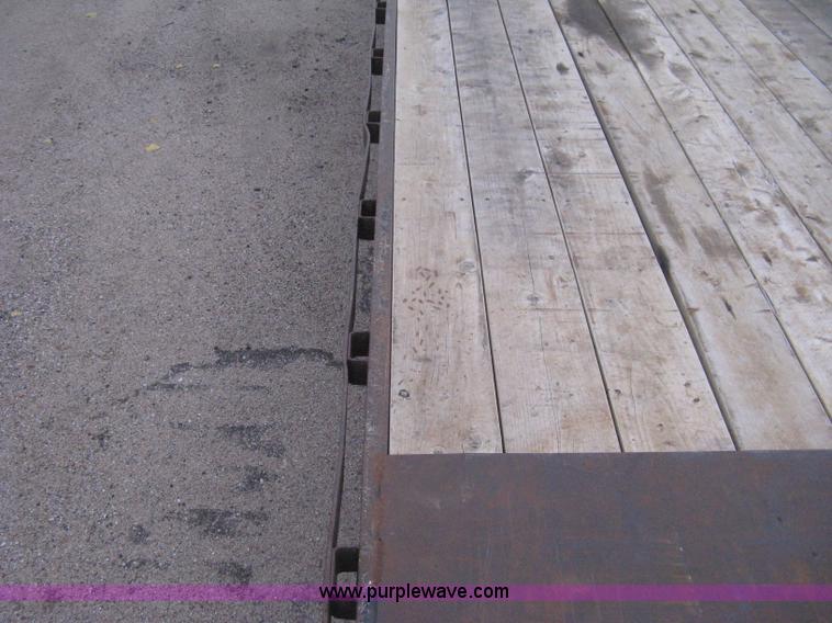 image for item H4401 2000 L&L gooseneck flatbed trailer