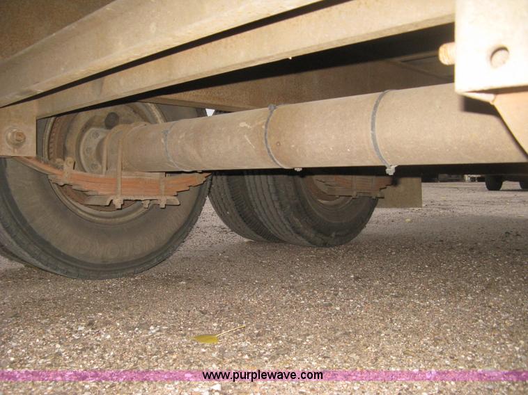 image for item H4401 2000 L&L gooseneck flatbed trailer