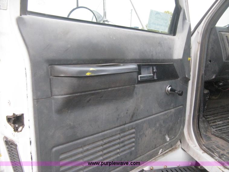 image for item H4402 1994 GMC TopKick Lo Pro flatbed truck