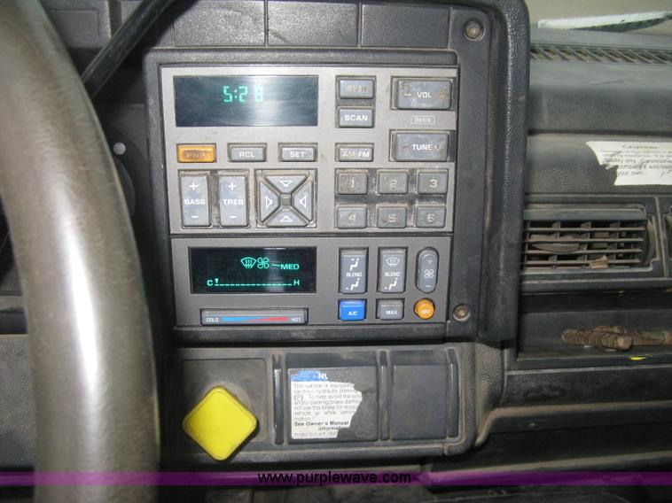 image for item H4402 1994 GMC TopKick Lo Pro flatbed truck