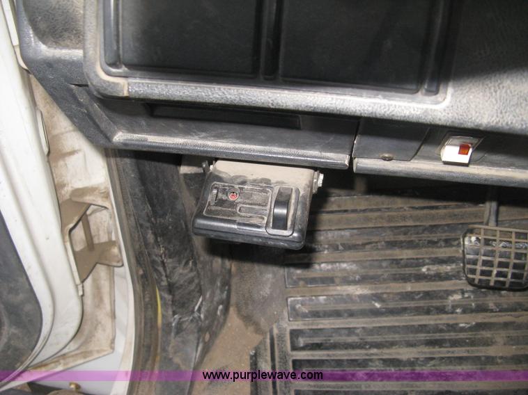 image for item H4402 1994 GMC TopKick Lo Pro flatbed truck