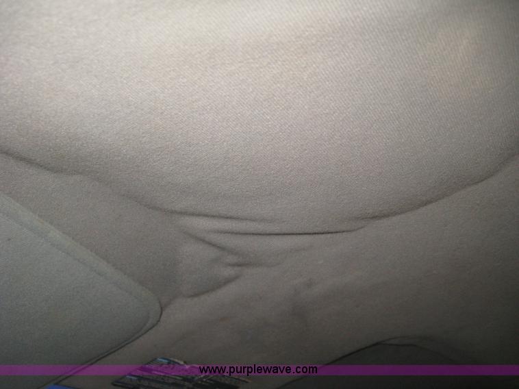 image for item H4402 1994 GMC TopKick Lo Pro flatbed truck