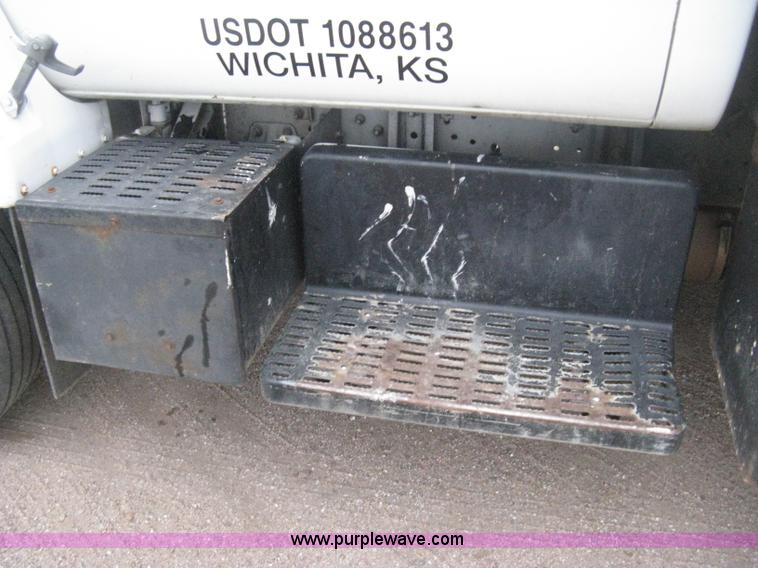 image for item H4402 1994 GMC TopKick Lo Pro flatbed truck