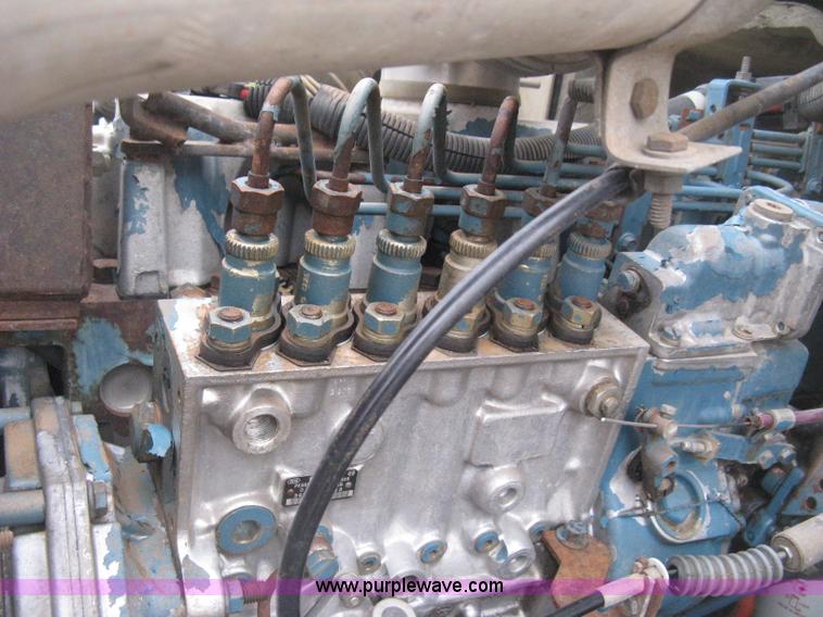 image for item H4409 1994 International 4700 utility truck