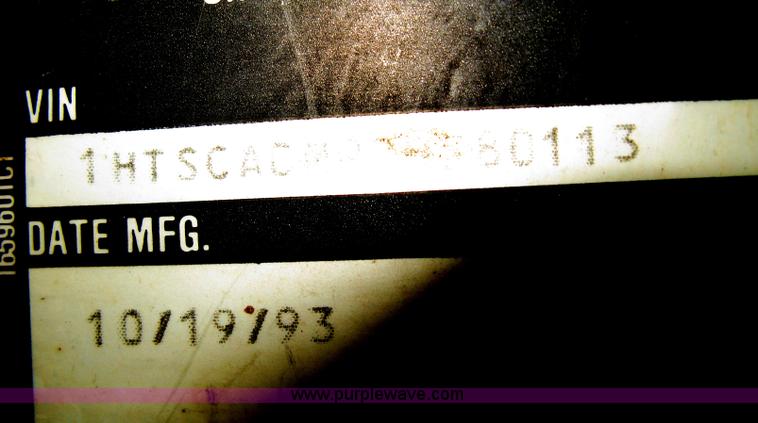 image for item H4409 1994 International 4700 utility truck