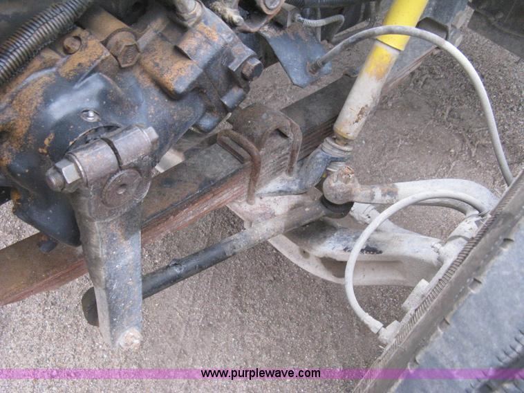 image for item H4409 1994 International 4700 utility truck