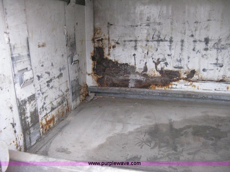 image for item H4409 1994 International 4700 utility truck