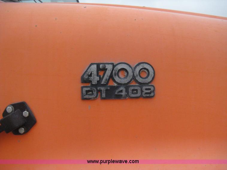 image for item H4409 1994 International 4700 utility truck