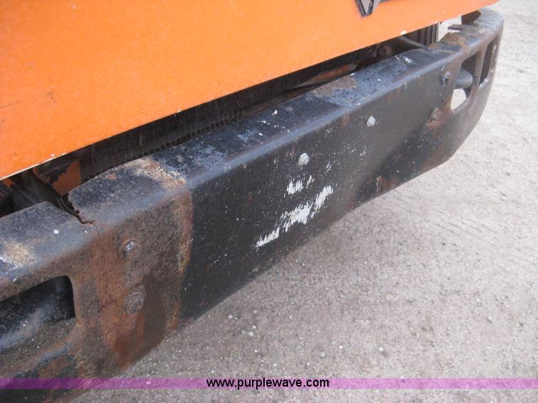 image for item H4409 1994 International 4700 utility truck