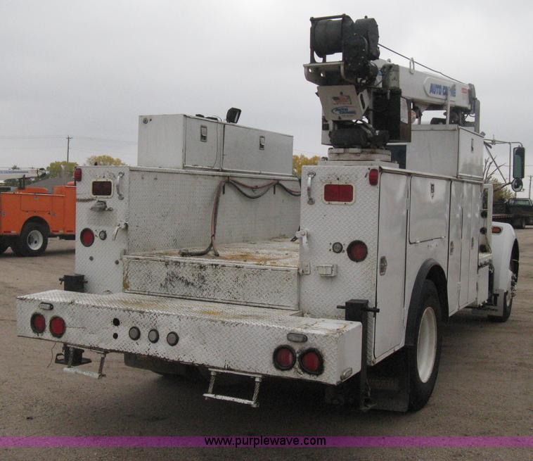 image for item H4410 2002 Kenworth T300 mechanic truck