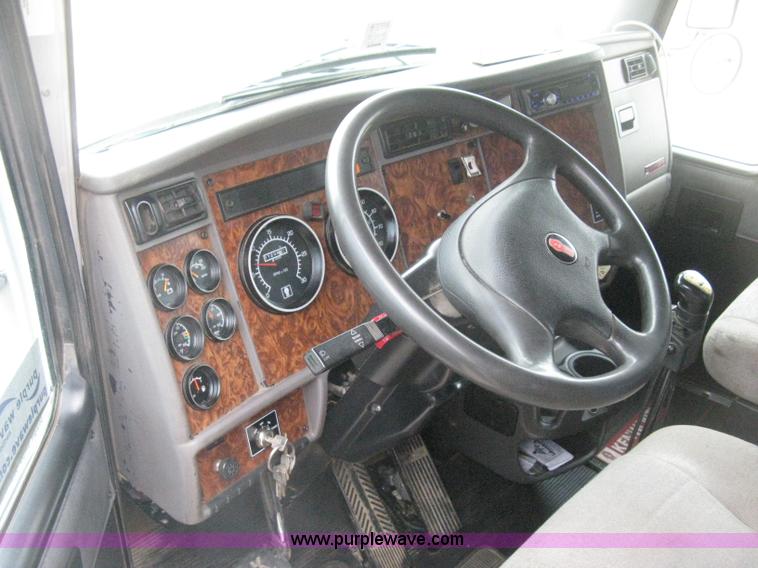 image for item H4410 2002 Kenworth T300 mechanic truck