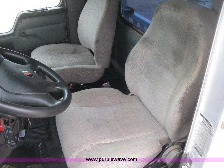 image for item H4410 2002 Kenworth T300 mechanic truck