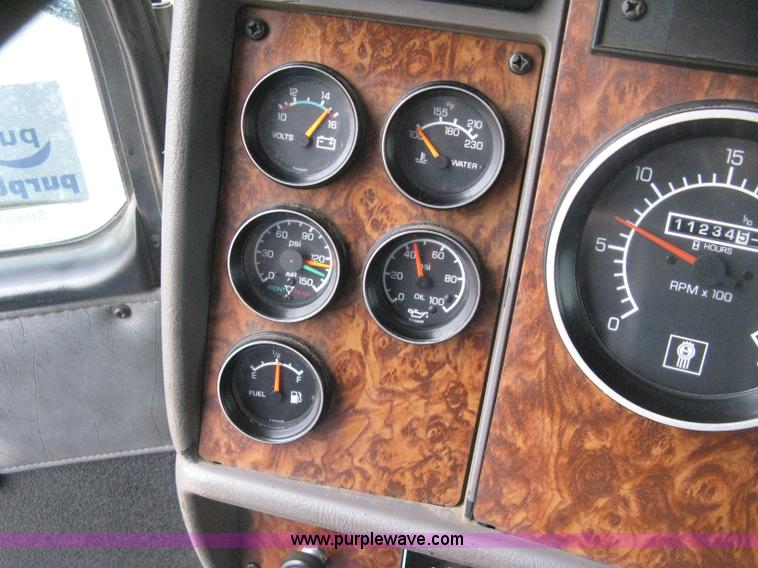 image for item H4410 2002 Kenworth T300 mechanic truck