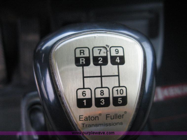 image for item H4410 2002 Kenworth T300 mechanic truck