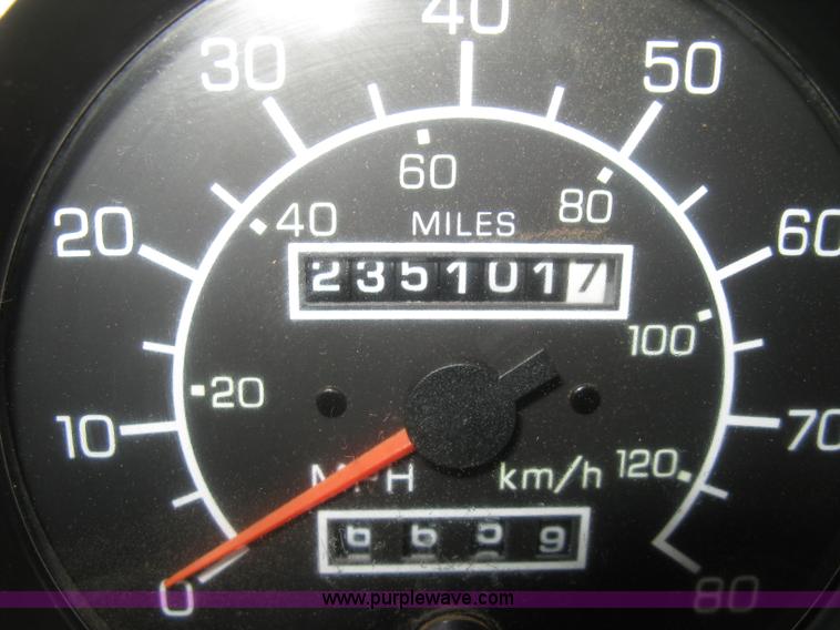 image for item H4410 2002 Kenworth T300 mechanic truck