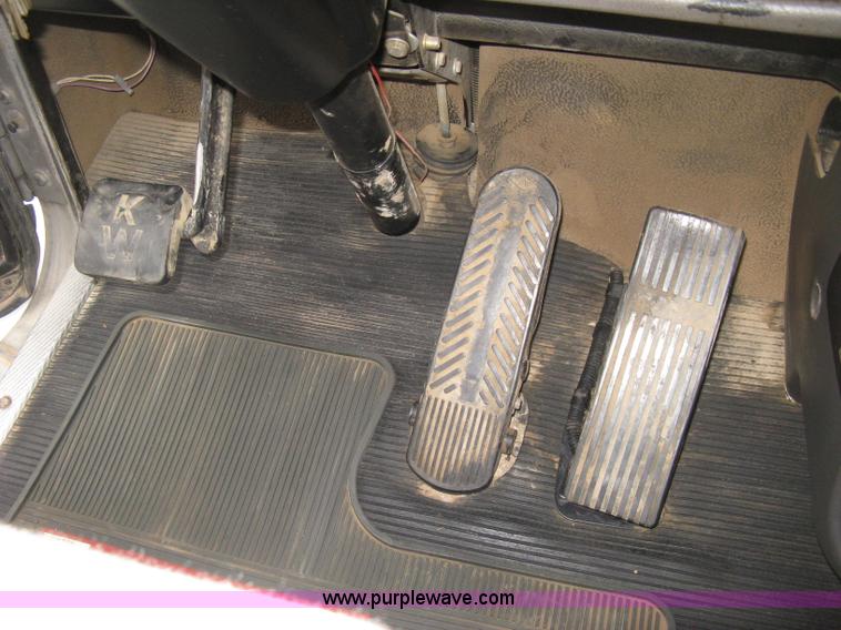 image for item H4410 2002 Kenworth T300 mechanic truck