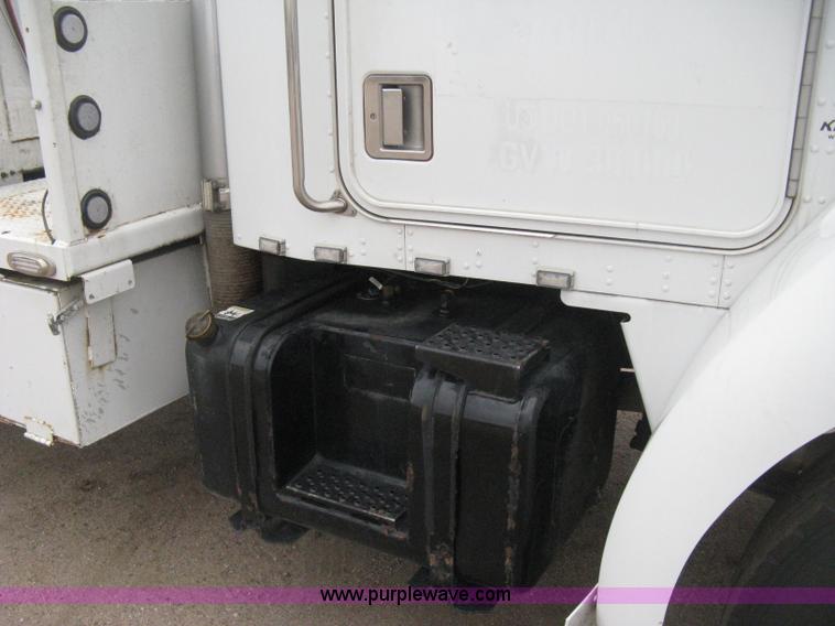 image for item H4410 2002 Kenworth T300 mechanic truck