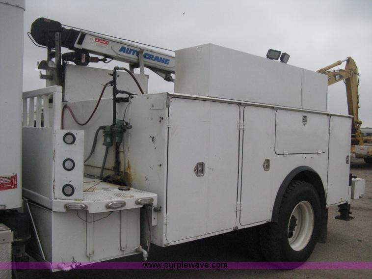 image for item H4410 2002 Kenworth T300 mechanic truck