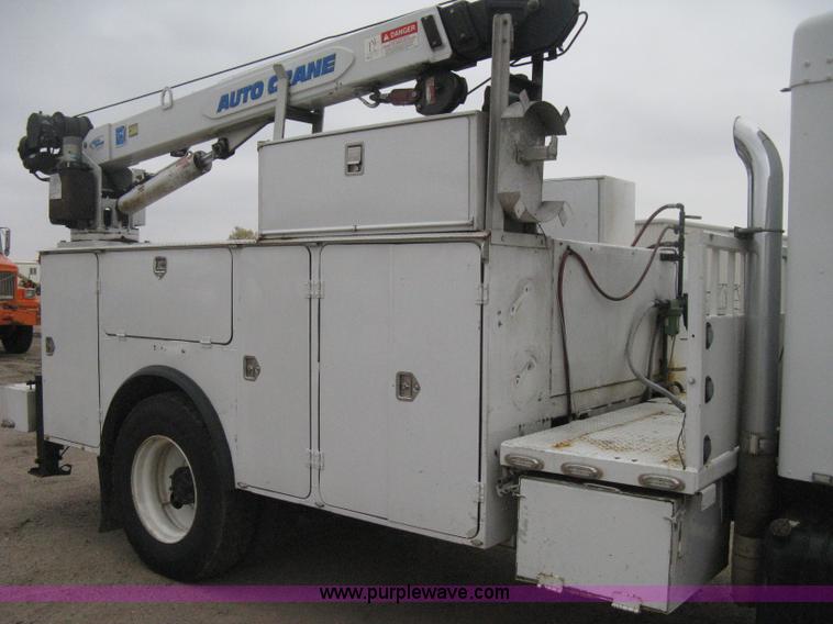 image for item H4410 2002 Kenworth T300 mechanic truck