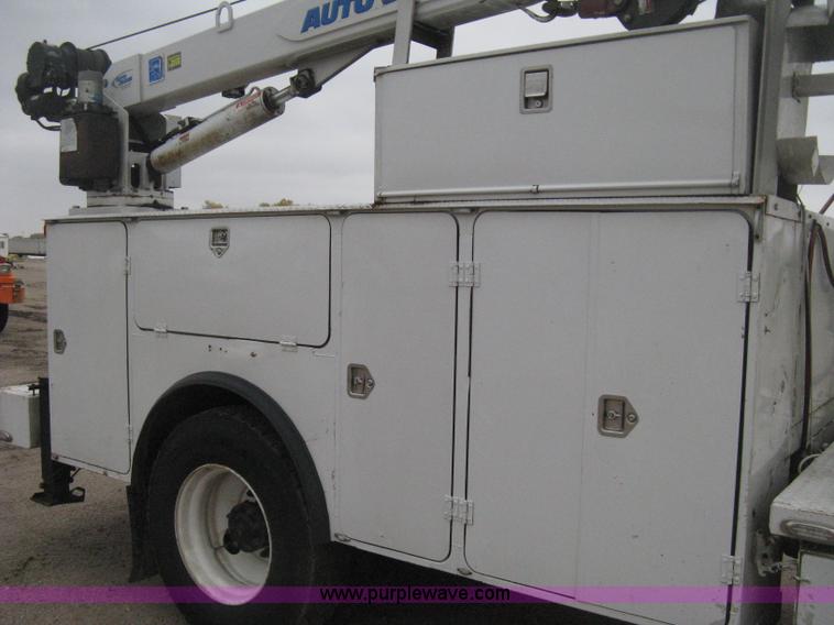 image for item H4410 2002 Kenworth T300 mechanic truck