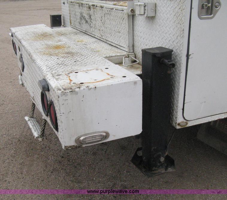 image for item H4410 2002 Kenworth T300 mechanic truck