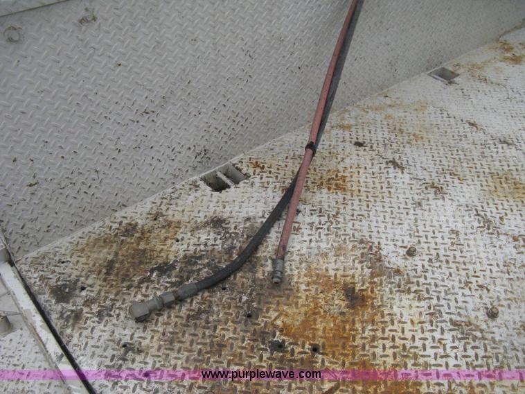 image for item H4410 2002 Kenworth T300 mechanic truck