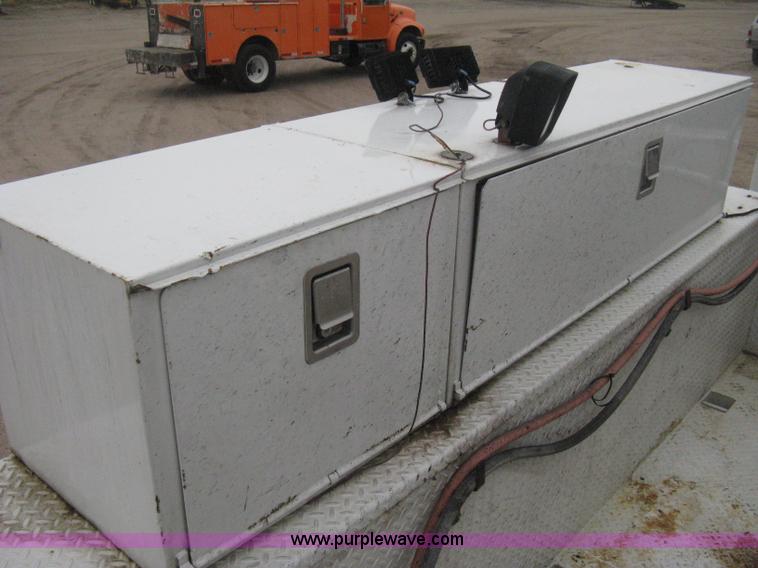 image for item H4410 2002 Kenworth T300 mechanic truck