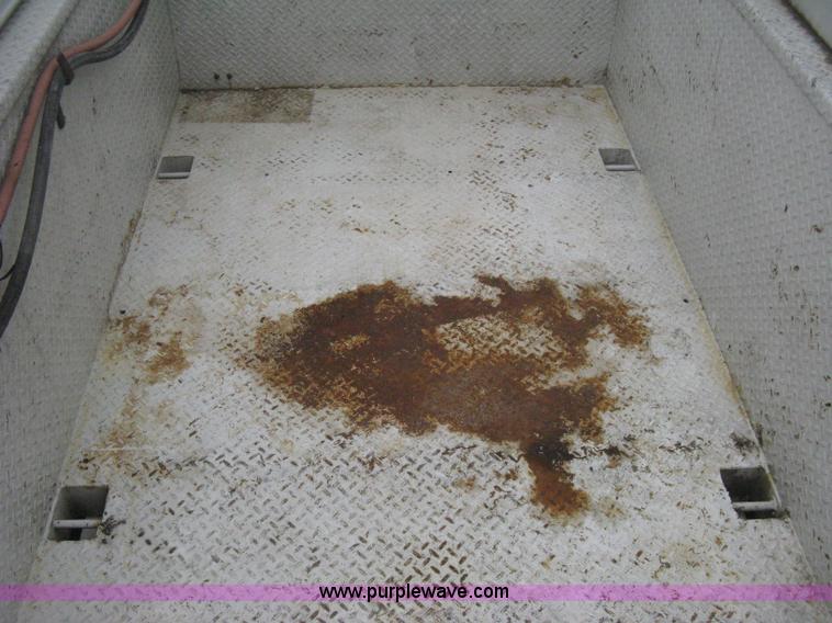 image for item H4410 2002 Kenworth T300 mechanic truck