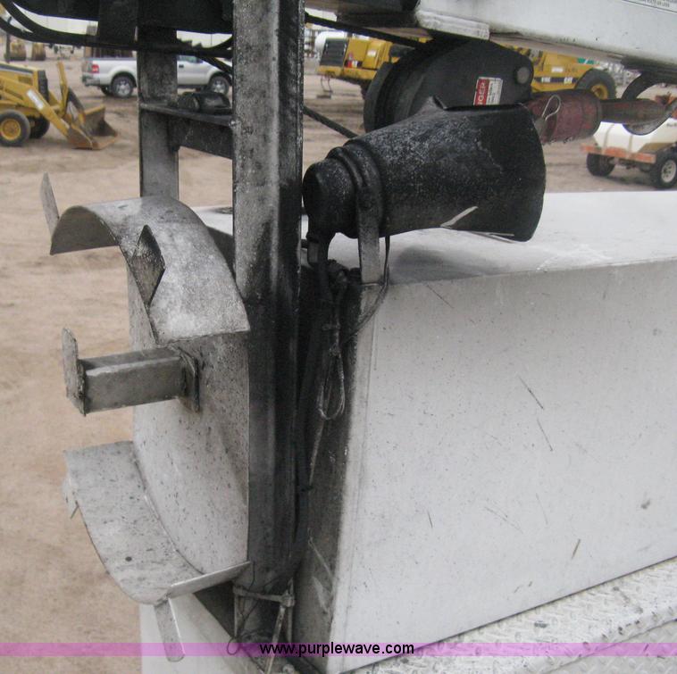 image for item H4410 2002 Kenworth T300 mechanic truck