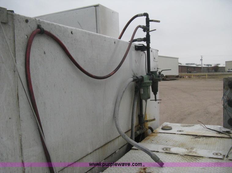 image for item H4410 2002 Kenworth T300 mechanic truck