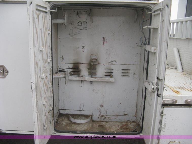 image for item H4410 2002 Kenworth T300 mechanic truck