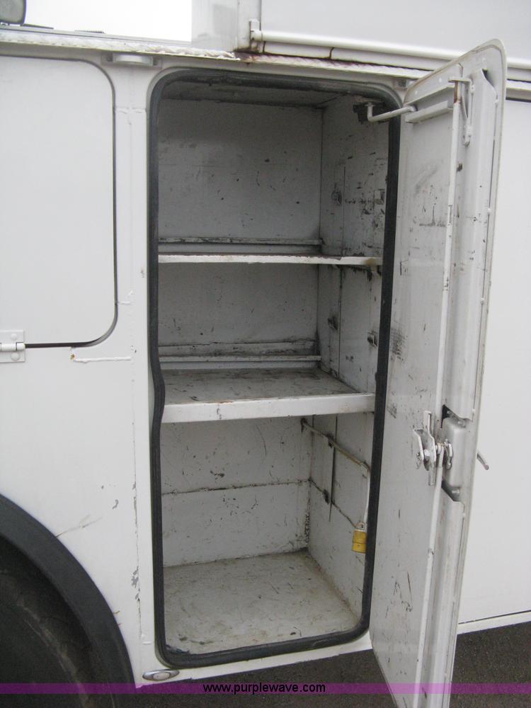 image for item H4410 2002 Kenworth T300 mechanic truck