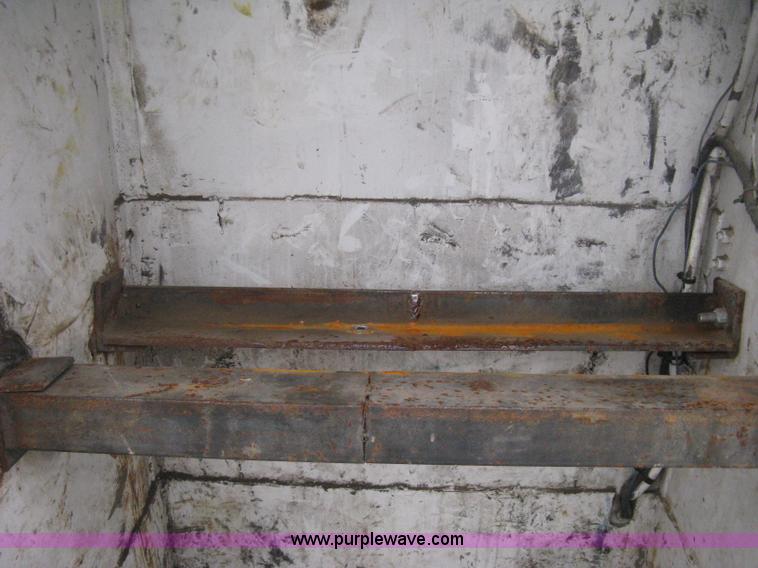 image for item H4410 2002 Kenworth T300 mechanic truck