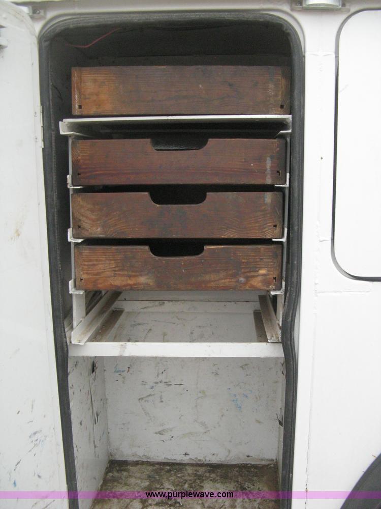 image for item H4410 2002 Kenworth T300 mechanic truck