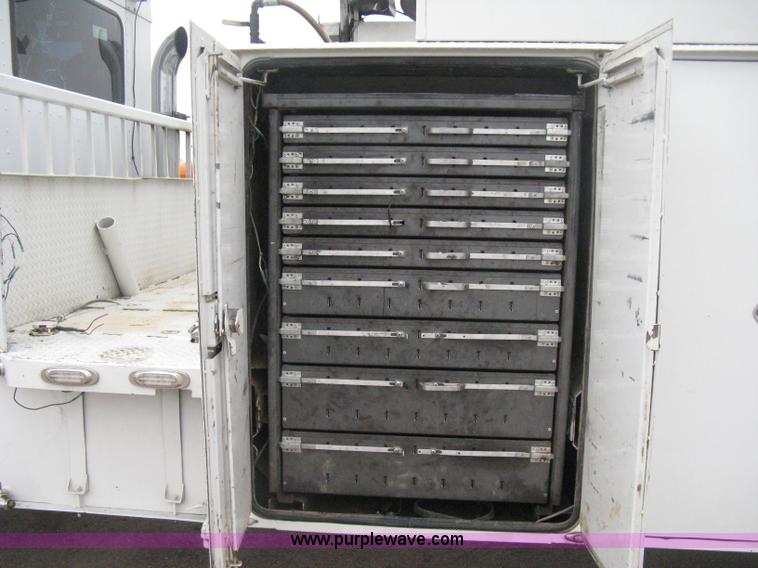 image for item H4410 2002 Kenworth T300 mechanic truck