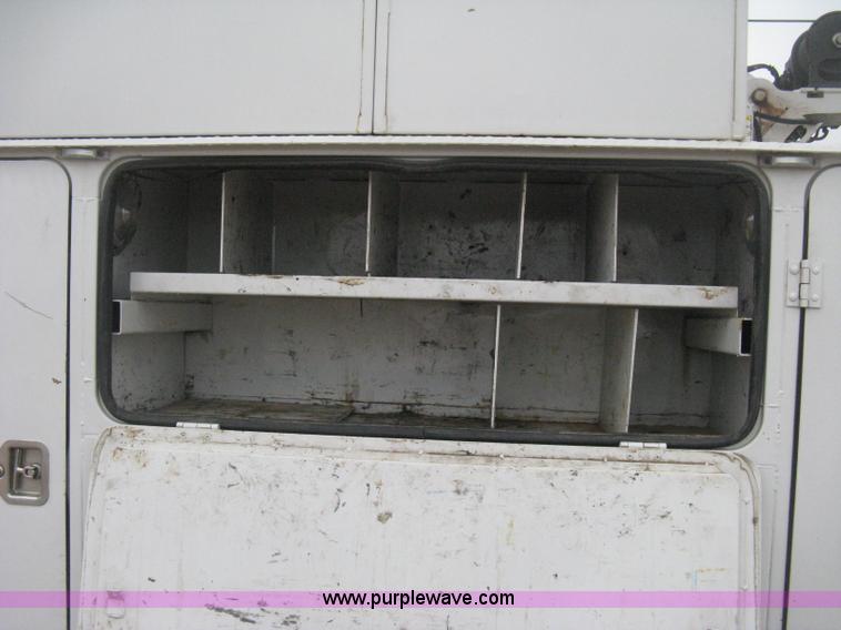 image for item H4410 2002 Kenworth T300 mechanic truck